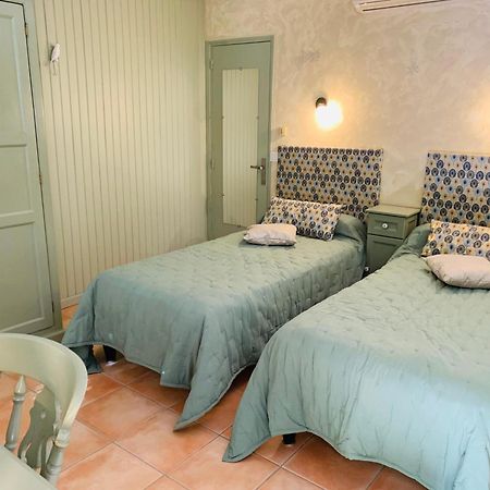 Logis Hotel Restaurant Hostellerie De La Tour Fontvieille Kültér fotó