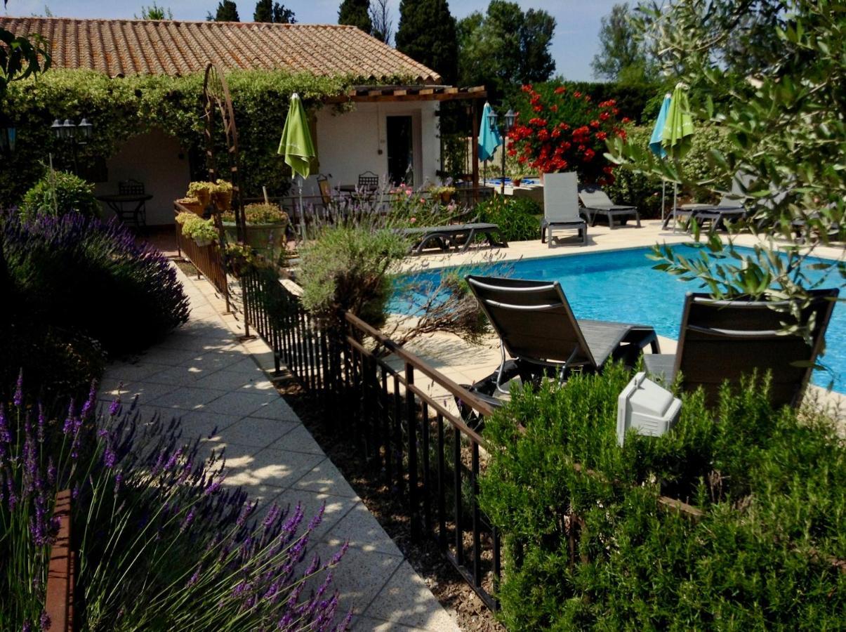 Logis Hotel Restaurant Hostellerie De La Tour Fontvieille Kültér fotó