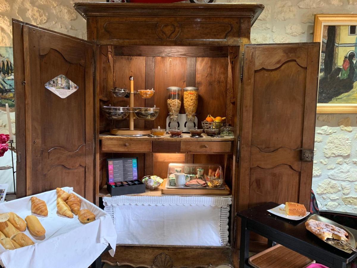 Logis Hotel Restaurant Hostellerie De La Tour Fontvieille Kültér fotó
