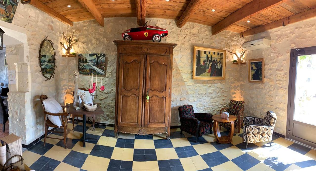 Logis Hotel Restaurant Hostellerie De La Tour Fontvieille Kültér fotó