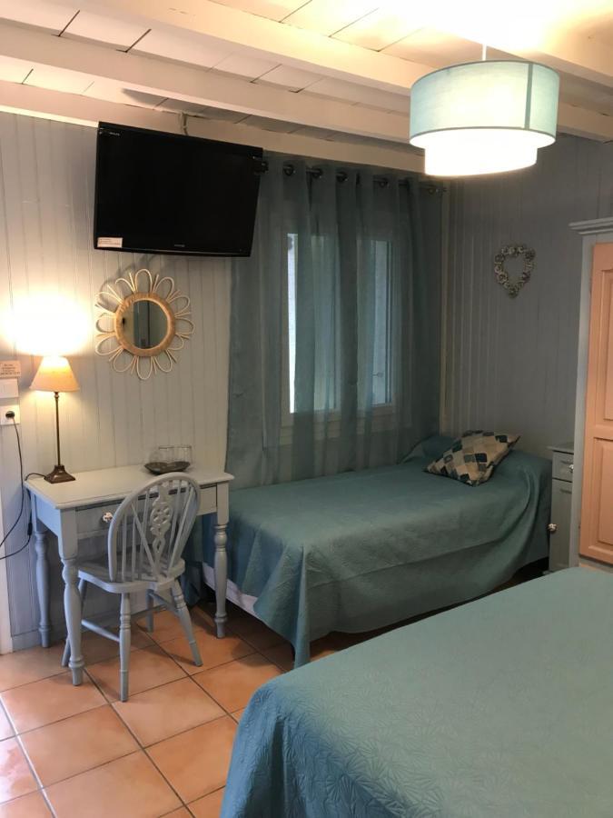 Logis Hotel Restaurant Hostellerie De La Tour Fontvieille Kültér fotó